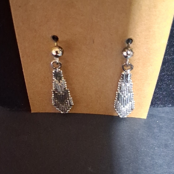 Jewelry - Elegant Silver Dangle Earrings